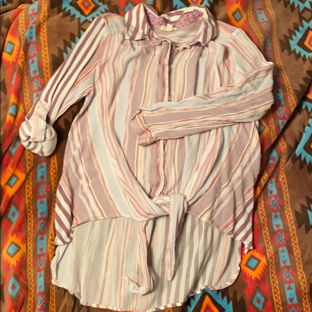 Stripe button up